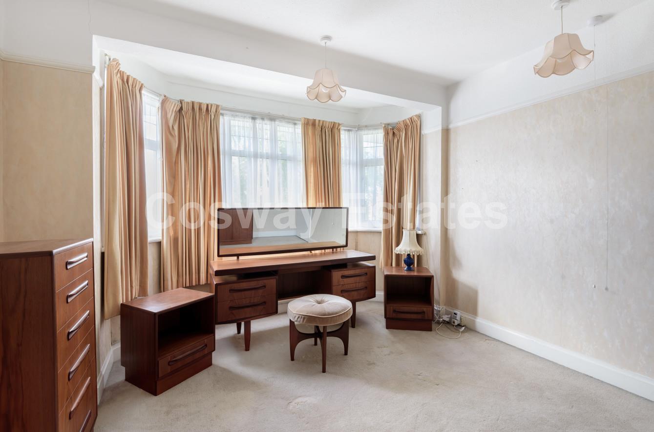 Riverdene, Edgware